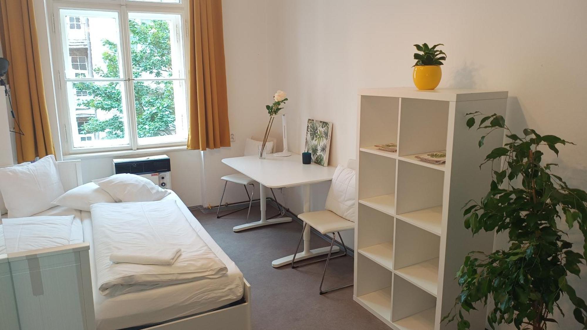 Apartments In Mala Strana - 10 Minutes From Charles Bridge Прага Экстерьер фото