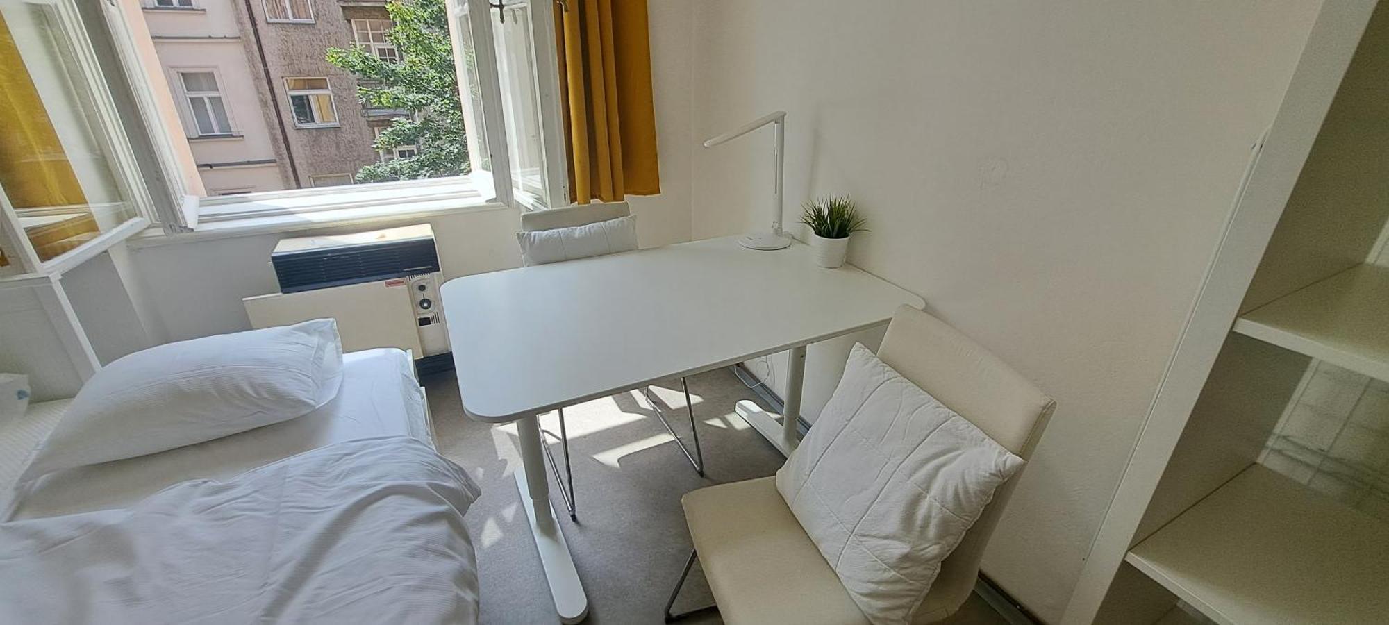 Apartments In Mala Strana - 10 Minutes From Charles Bridge Прага Экстерьер фото