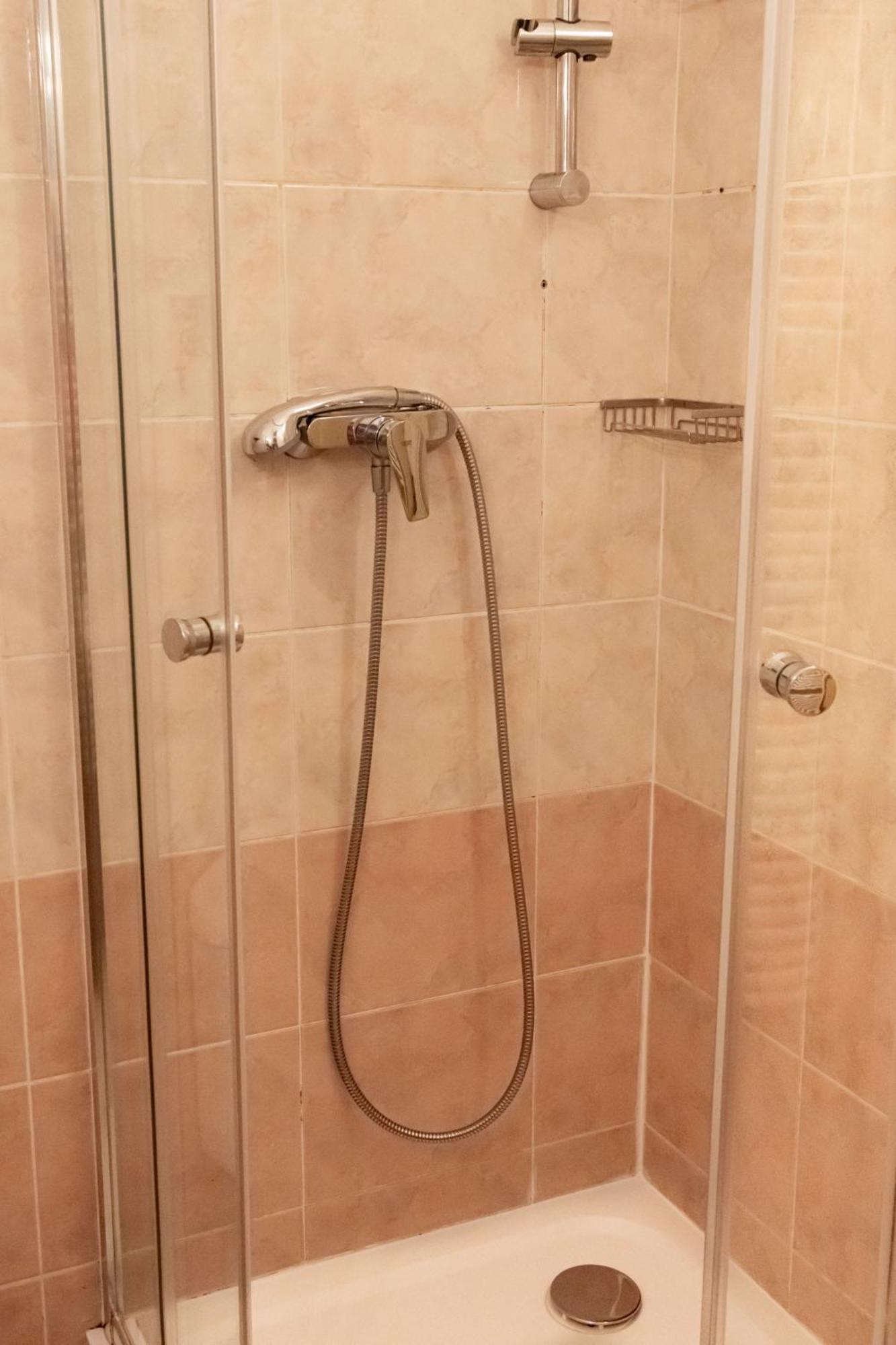 Apartments In Mala Strana - 10 Minutes From Charles Bridge Прага Экстерьер фото
