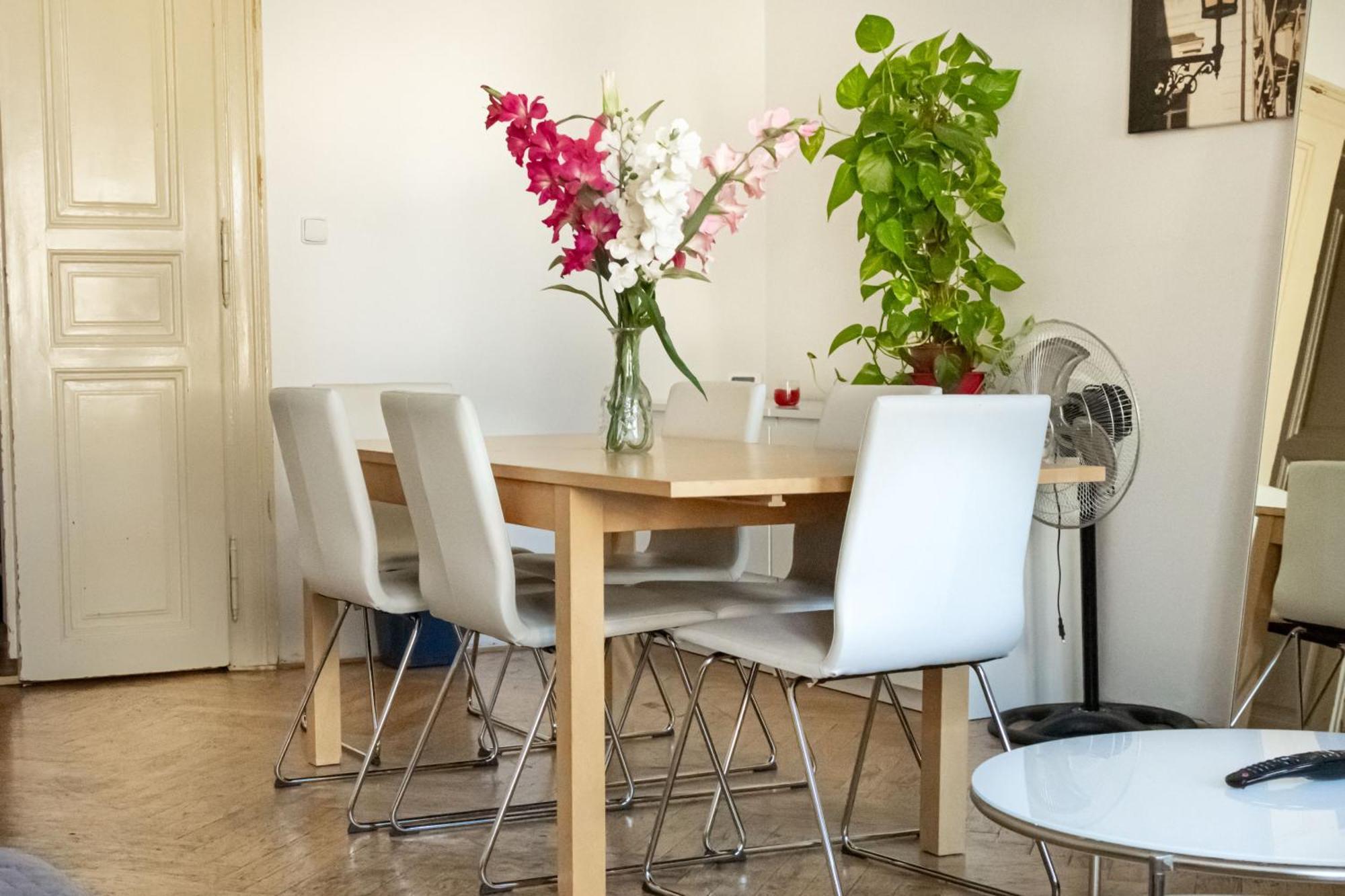 Apartments In Mala Strana - 10 Minutes From Charles Bridge Прага Экстерьер фото