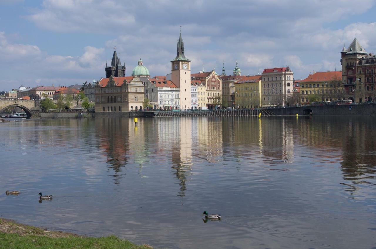 Apartments In Mala Strana - 10 Minutes From Charles Bridge Прага Экстерьер фото