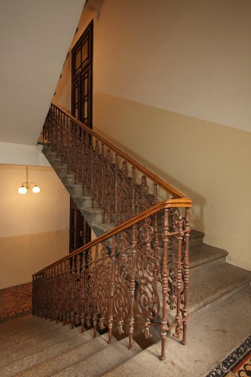 Apartments In Mala Strana - 10 Minutes From Charles Bridge Прага Экстерьер фото