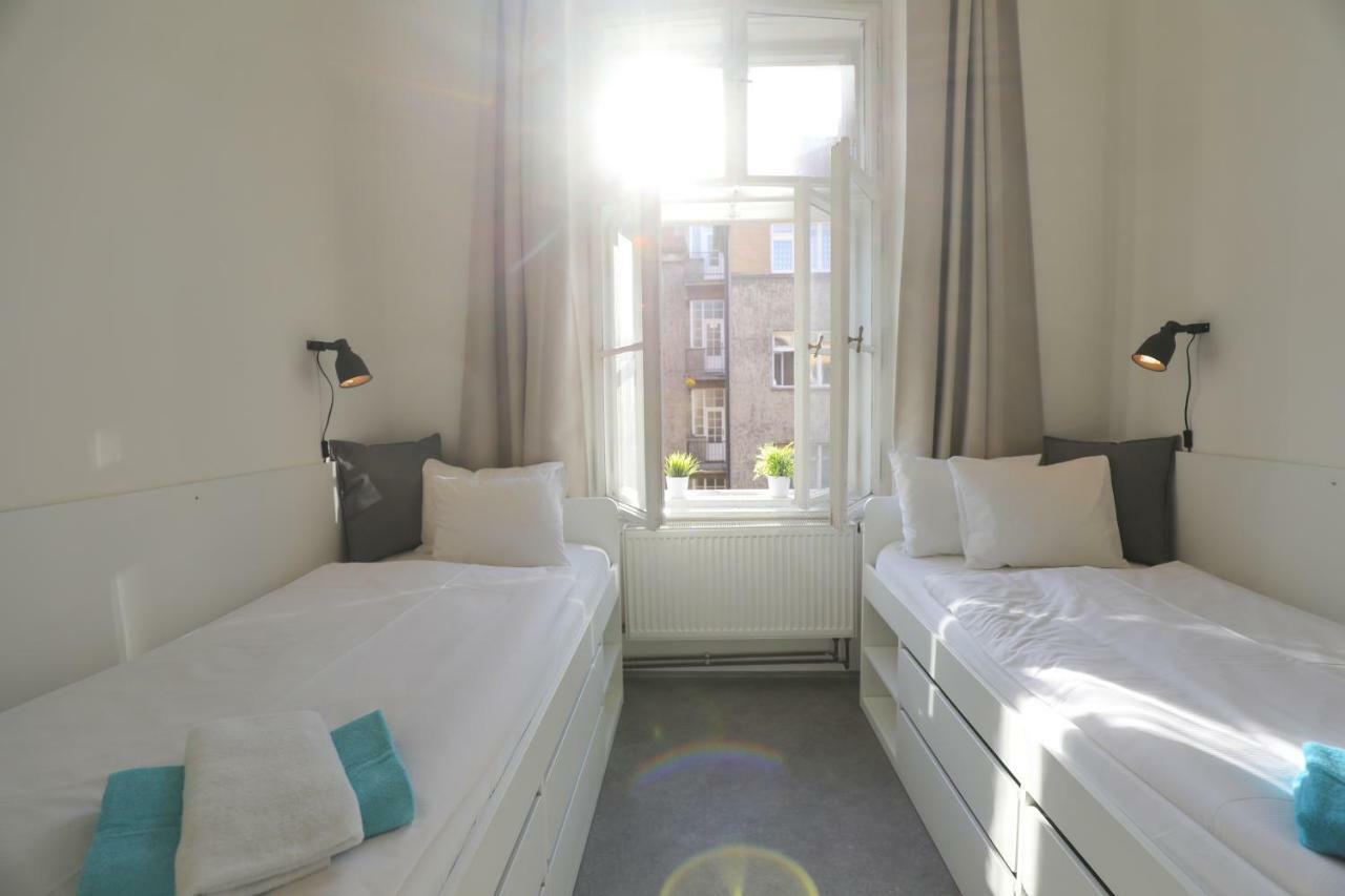 Apartments In Mala Strana - 10 Minutes From Charles Bridge Прага Экстерьер фото